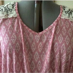Faded Glory Womens Semi Loose Crochet Shoulder Top Size 2X pink cream color New